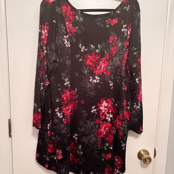 Torrid Black and Red Relaxed Blouse - Picture 2 of 6